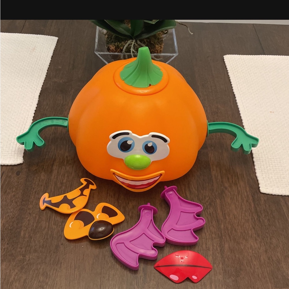 Step2 My First Jack-O-Lantern Includes Light And Face